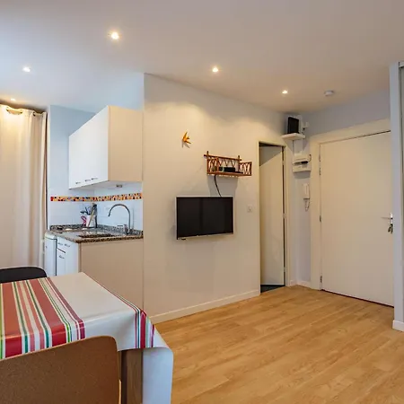 Studio Renove Avec Parking Et Wi-fi, Centre Saint-jean-de-luz, Plage A Proximite - Fr-1-4-700 Apartment Saint-Jean-de-Luz